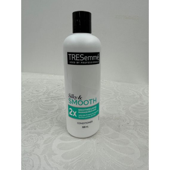 Tresemme Silky And Smooth Conditioner 3900